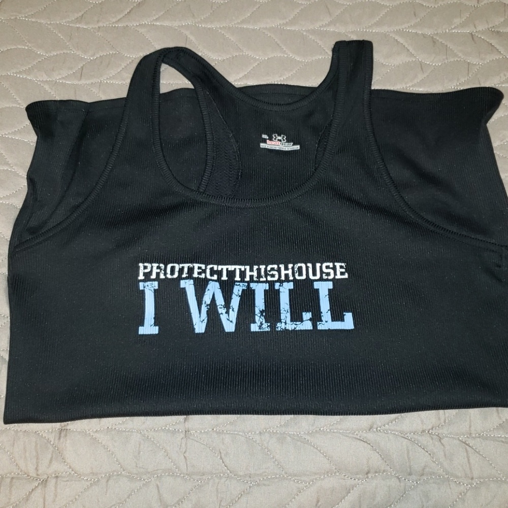 Sleeveless Under Armour tank